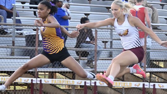 26 Eagles Advance to Area Track Meet