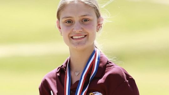 Fairfield Golfers Advance to Regionals