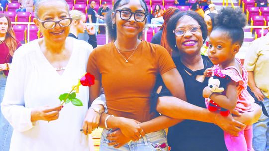 Fairfield Lady Eagles Senior Spotlight: Anyima Peacock