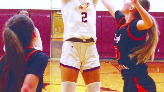 Fairfield Lady Eagles Senior Spotlight: Blayke Brackens