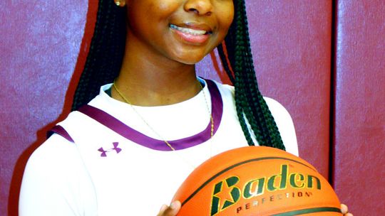 Fairfield Lady Eagles Senior Spotlight: Samayah Wiley