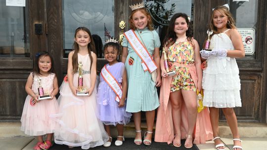 Gilley and Diaz Crowned Little Miss Peach 2025