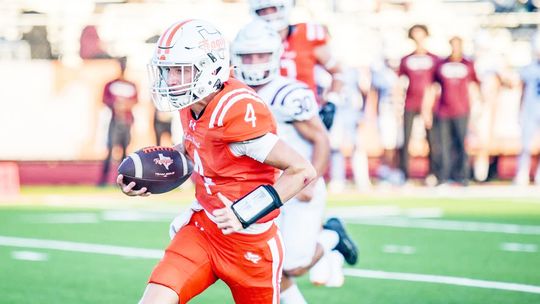 Lions Defeat New Waverly 39-7 in Season Opener