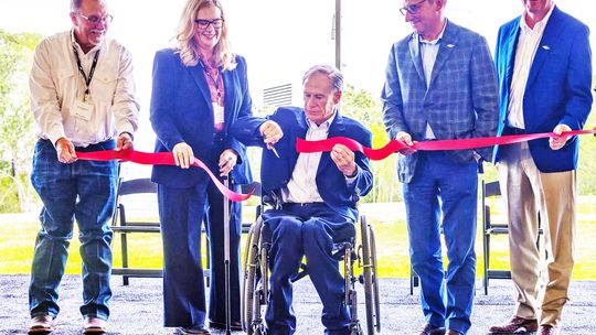 Pin Oak Creek Energy Center Celebrates Landmark Opening