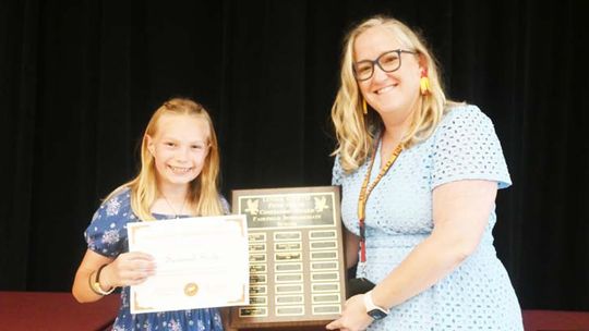 Stutts Receives Linda Hutto Citizenship Award