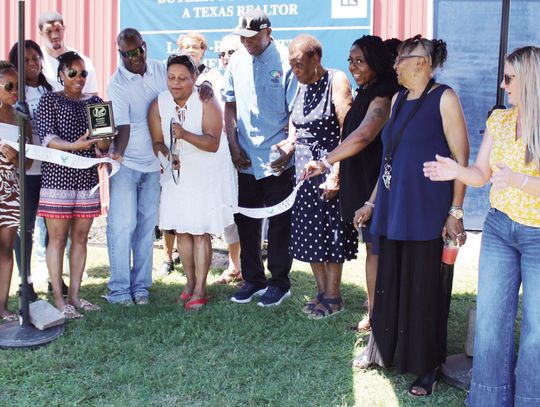 Broker giving back to community