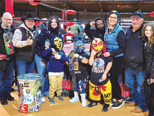 KNES Texas 99.1 hosted its annual Dwarfanators Wrestling event on Sunday night, Jan. 19, at the Leon County Expo Center. The four foot mini, head cracking, body slamming dwarfanators gave the audience action for two hours. Although the weather was cold, approximately 700 fans packed the st...