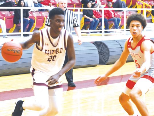 Airen Roberts drives to the basket for the Eagles against Groesbeck. Photo by Mitchell Pate/Fairfield Recorder