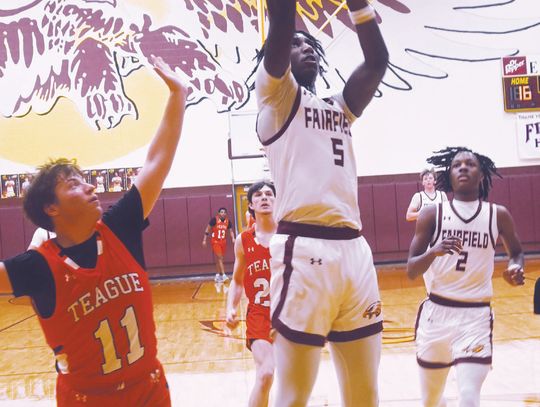 Kavion HIcks goes up for a basket in Fairfield’s 64-42 win over Teague on Friday night. Photo by Mitchell Pate/Fairfield Recorder
