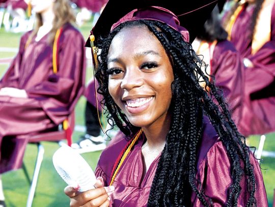 FHS honors 117 graduates