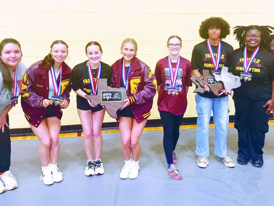 Five Lady Eagles Advance to State Powerlifting Meet