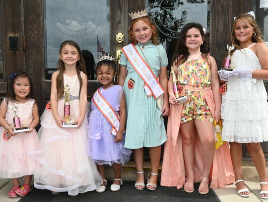 Gilley and Diaz Crowned Little Miss Peach 2025