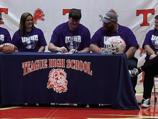 INGRAM SIGNS WITH UMHB