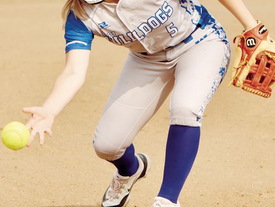 Lady Bulldogs swept by No. 2 Riesel
