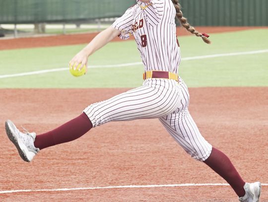 Kennedy Lane pitches for the Lady Eagles against Lexington. Photo by Mitchell Pate/Fairfield Recorder
