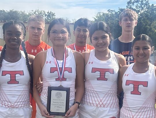 Lady Lions, Lions Advance to Regionals