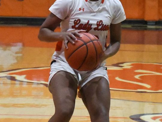 Lady Lions outlast Mexia 48-38