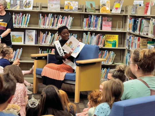 Miss Texas reads at Fairfield Library