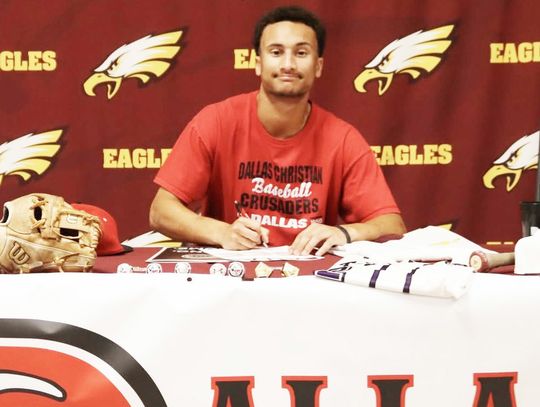Smith Signs with Dallas Christian College