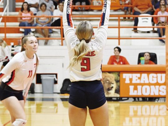 Teague Lady Lions fall to Elkhart, defeat Westwood 
