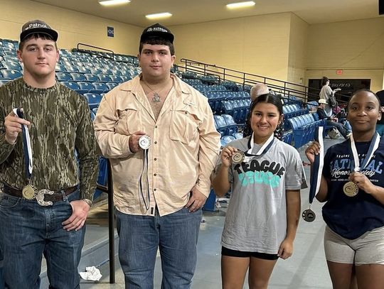 Teague Lifters Compete at Leon