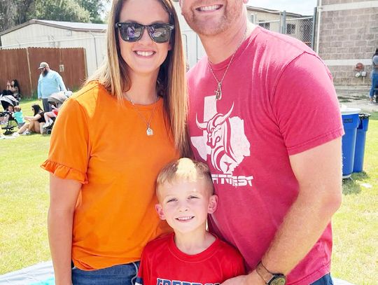 TES Hosts Picnic With Parents
