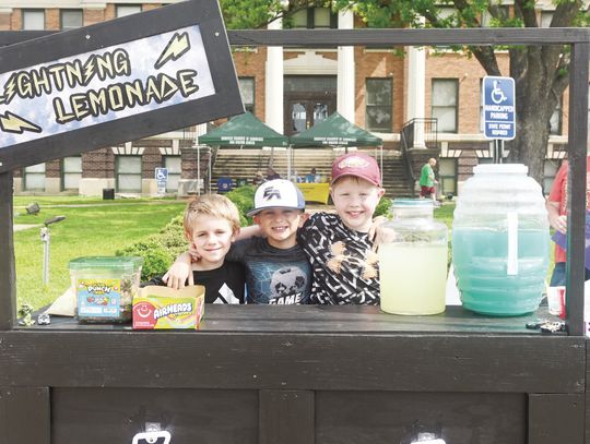 Youngsters become entrepreneurs for Lemonade Day