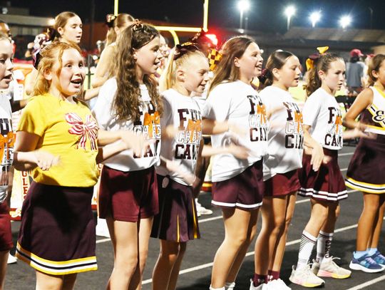 Youngsters Cheer on Eagles