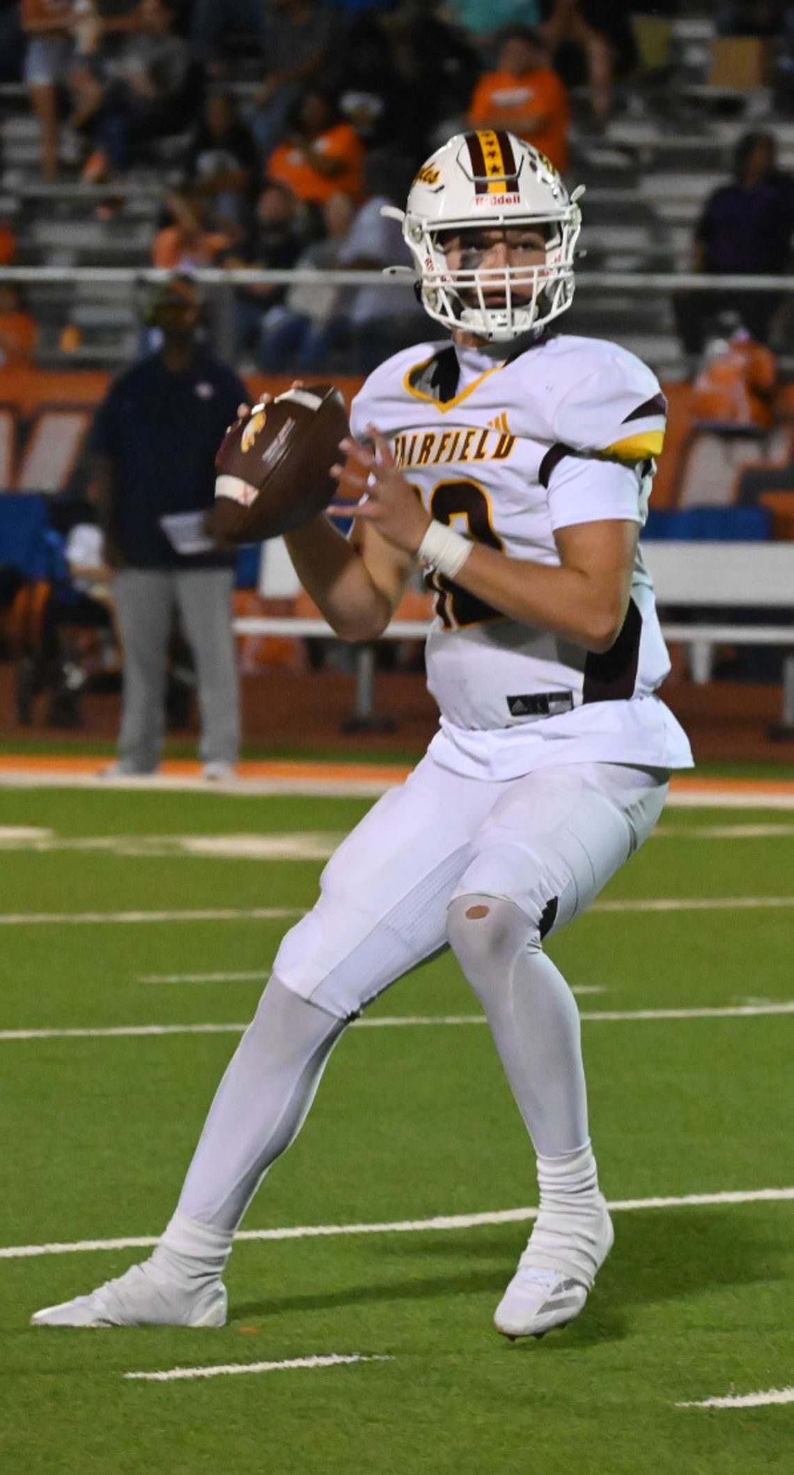 Eagles Defeat Lions 44-6 in District Opener Eagles Defeat Lions 44-6 in District Opener