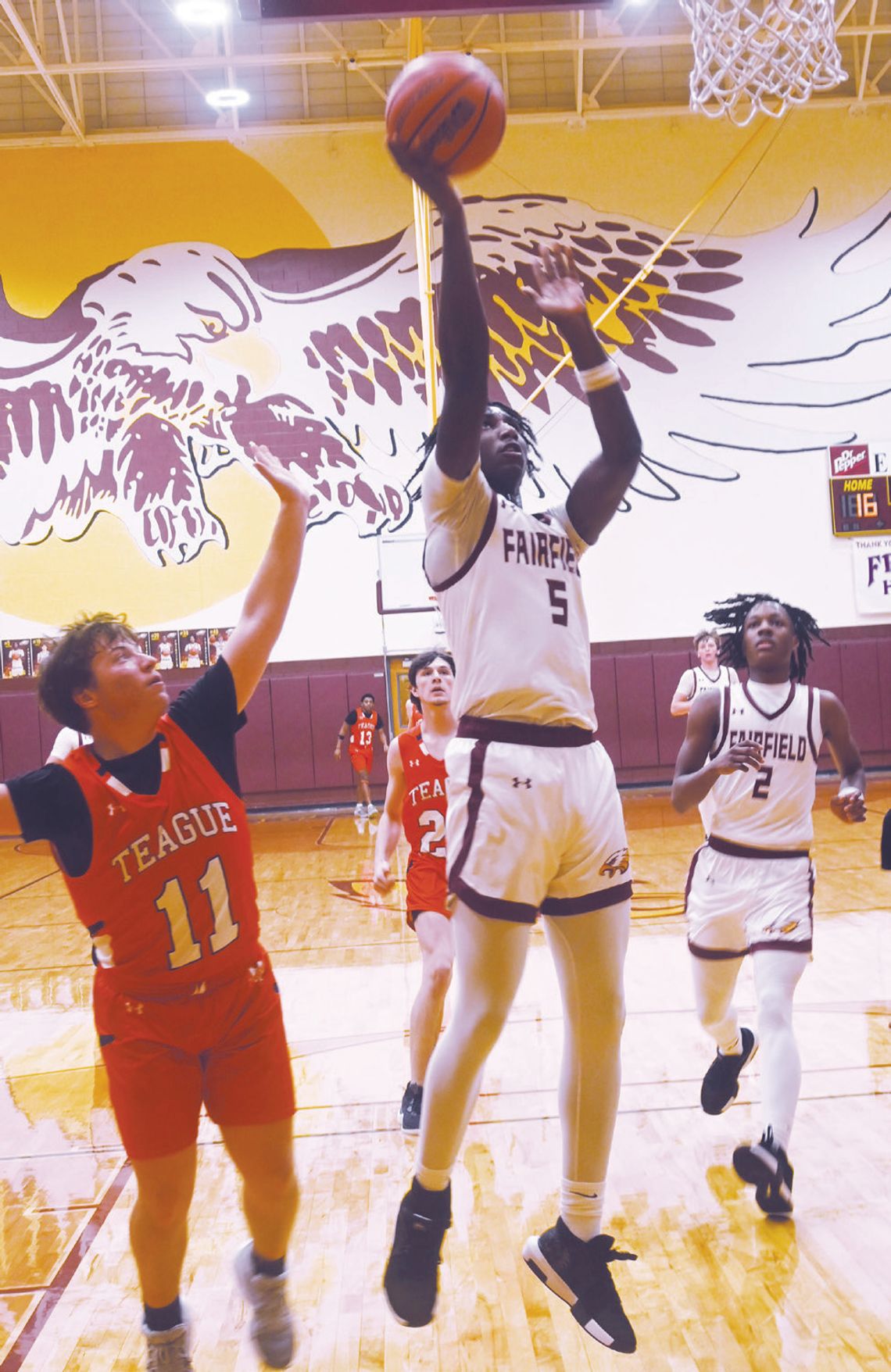 Kavion HIcks goes up for a basket in Fairfield’s 64-42 win over Teague on Friday night. Photo by Mitchell Pate/Fairfield Recorder