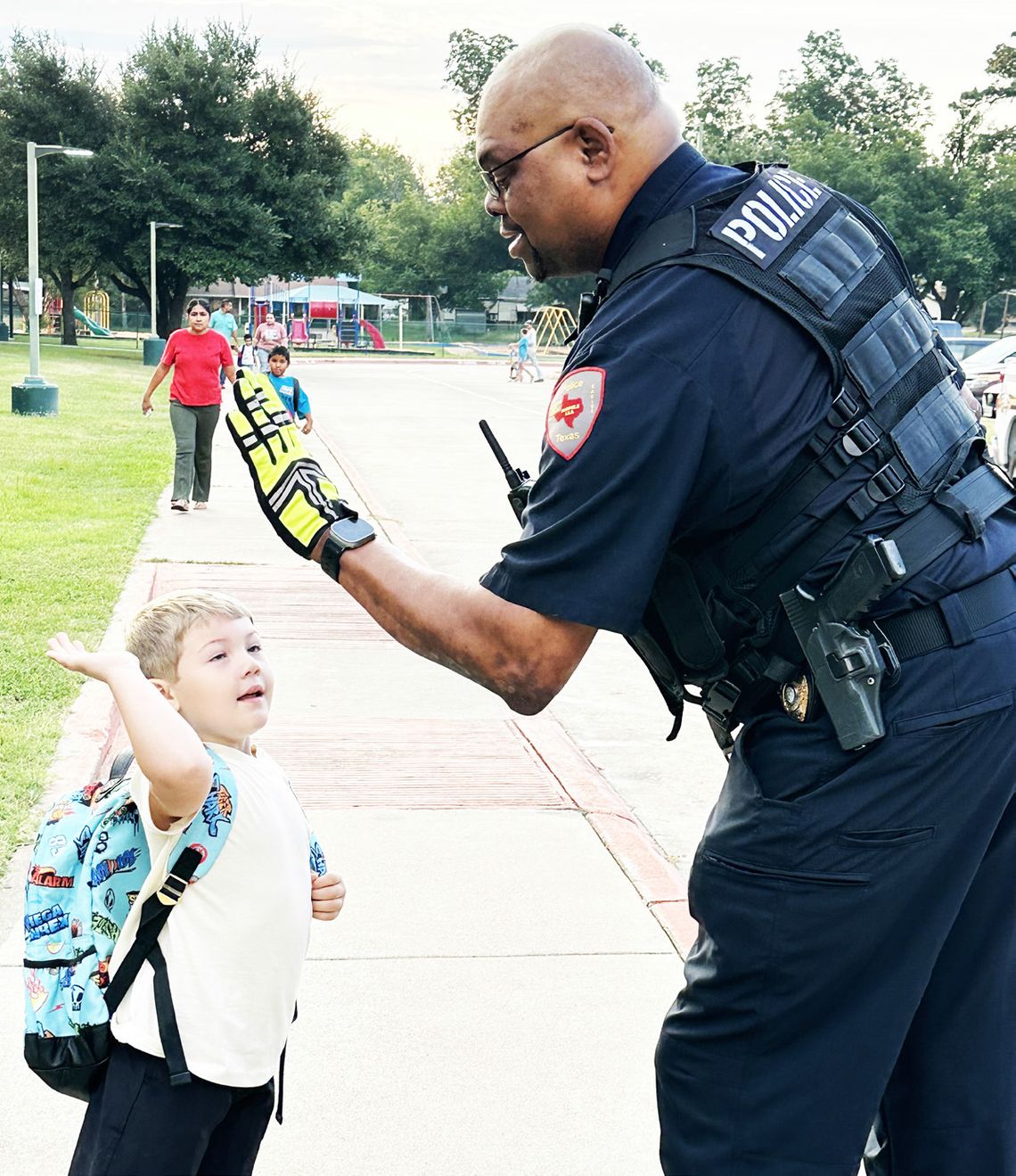 FISD School Resource Officers Welcome Back Students