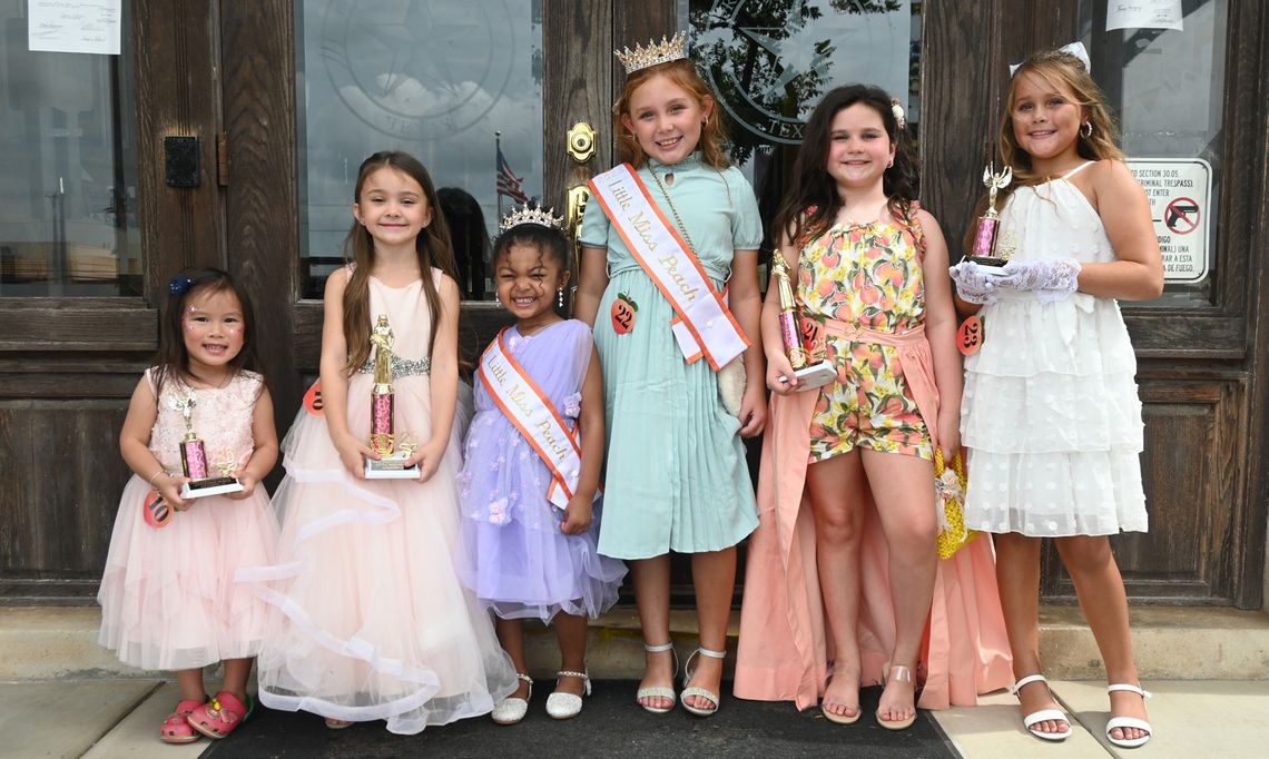 Gilley and Diaz Crowned Little Miss Peach 2025