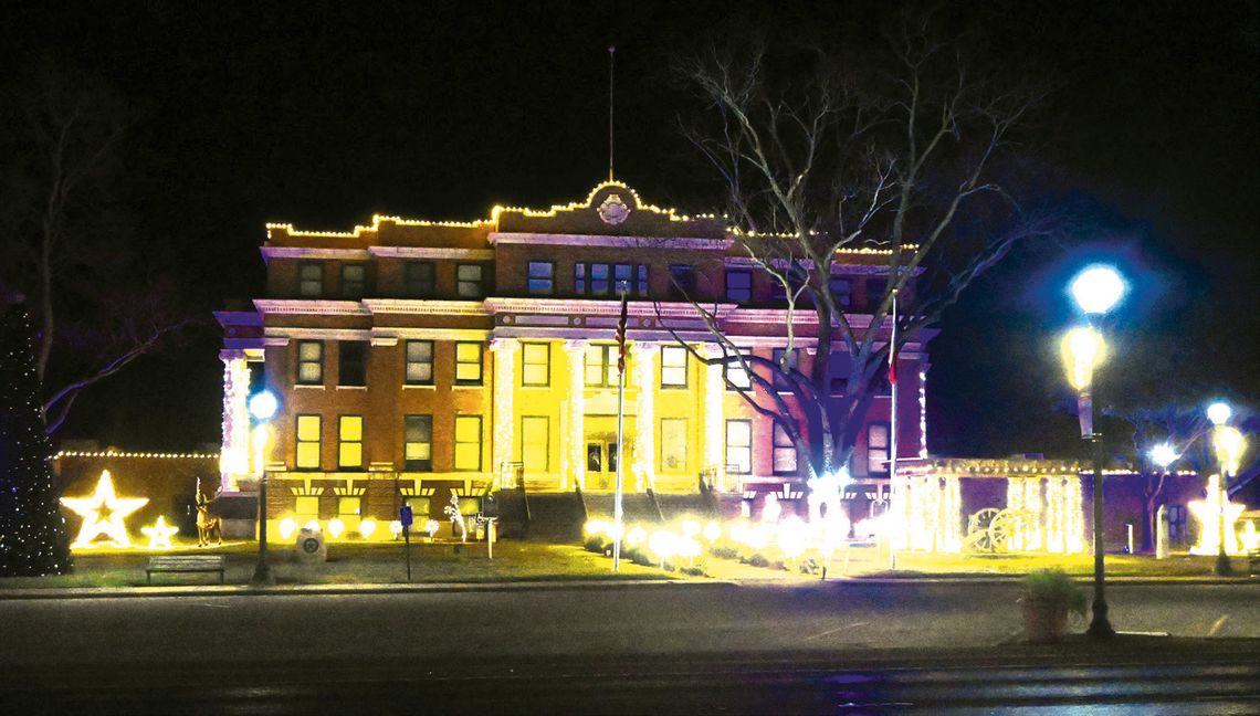 The Freestone County Courthouse is all decorated for the Christmas season. The parade will be held at 4 p.m. on Saturday, Dec. 7, with the tree lighting taking place at 6:15 p.m. Photo by Mitchell Pate/Fairfield Recorder