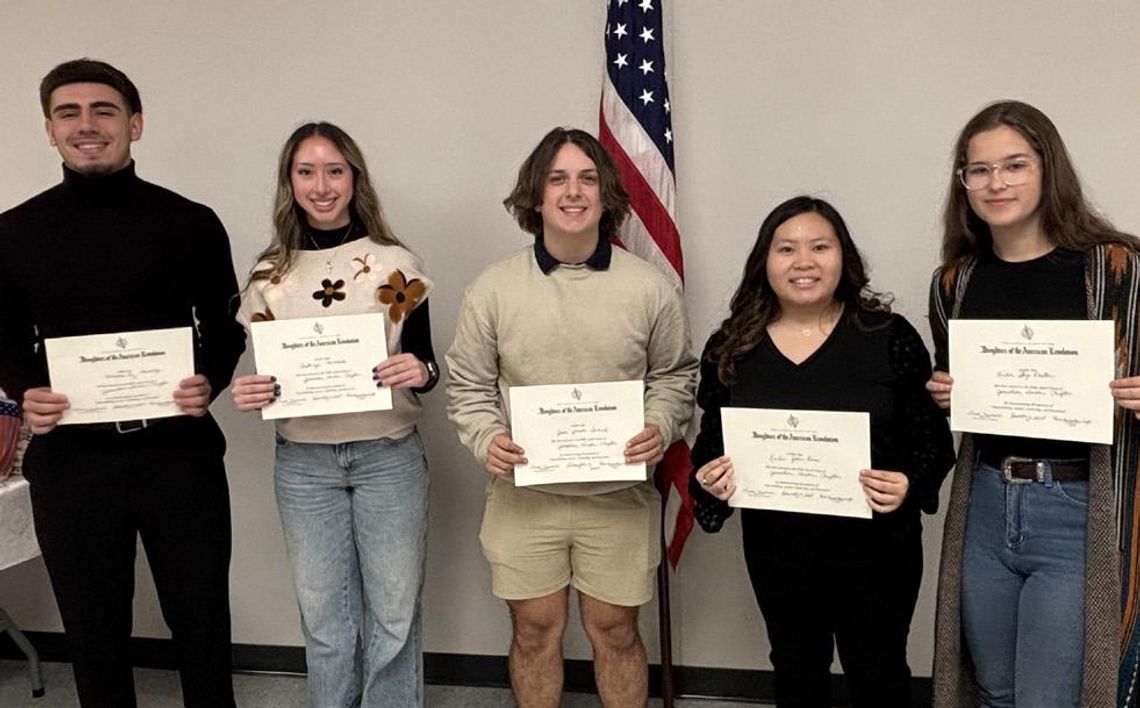 Jonathan Hardin Chapter recognizes DAR Good