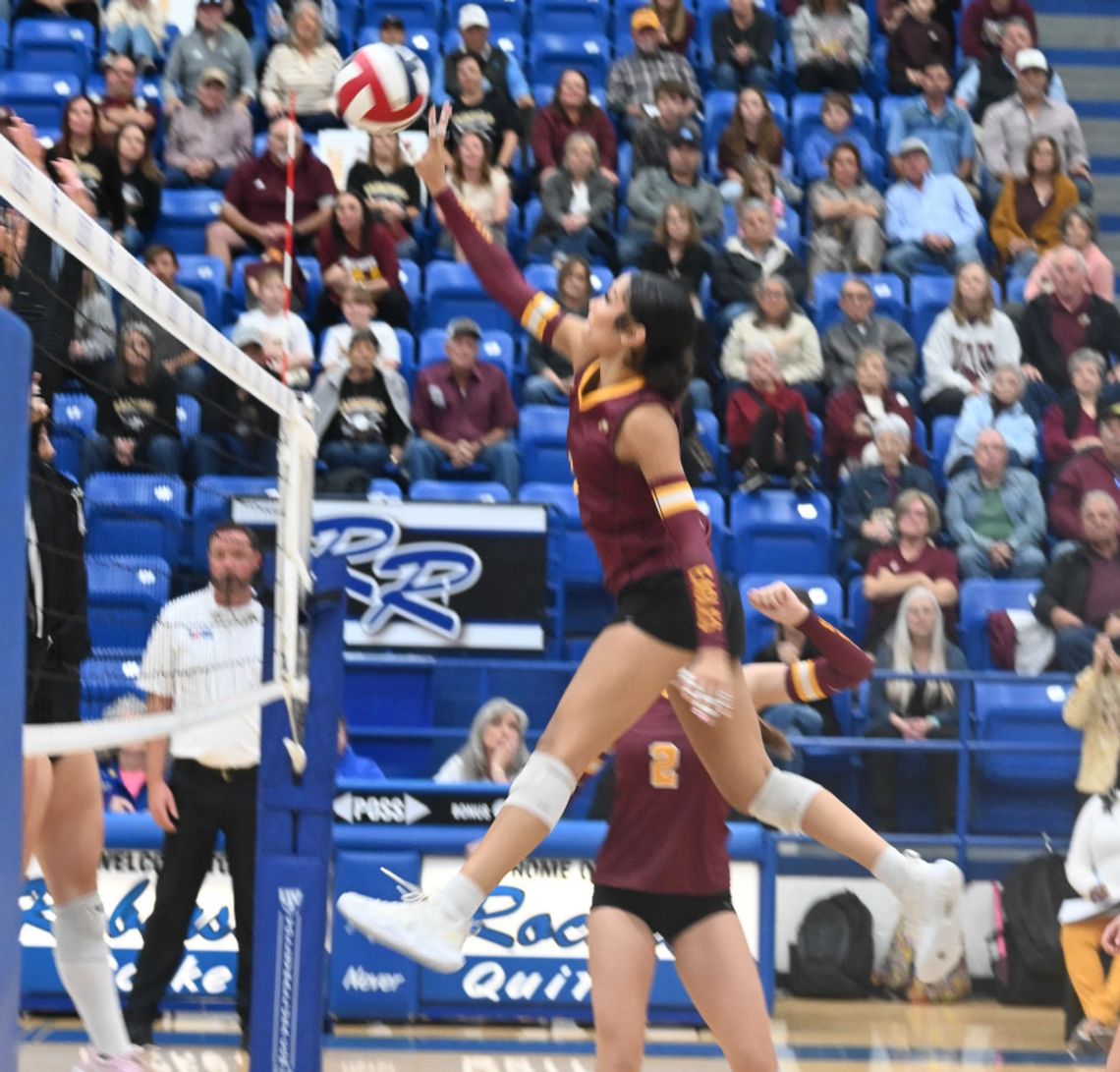 Lady Eagles Fall to Grandview in Five Sets Lady Eagles Fall to Grandview in Five Sets