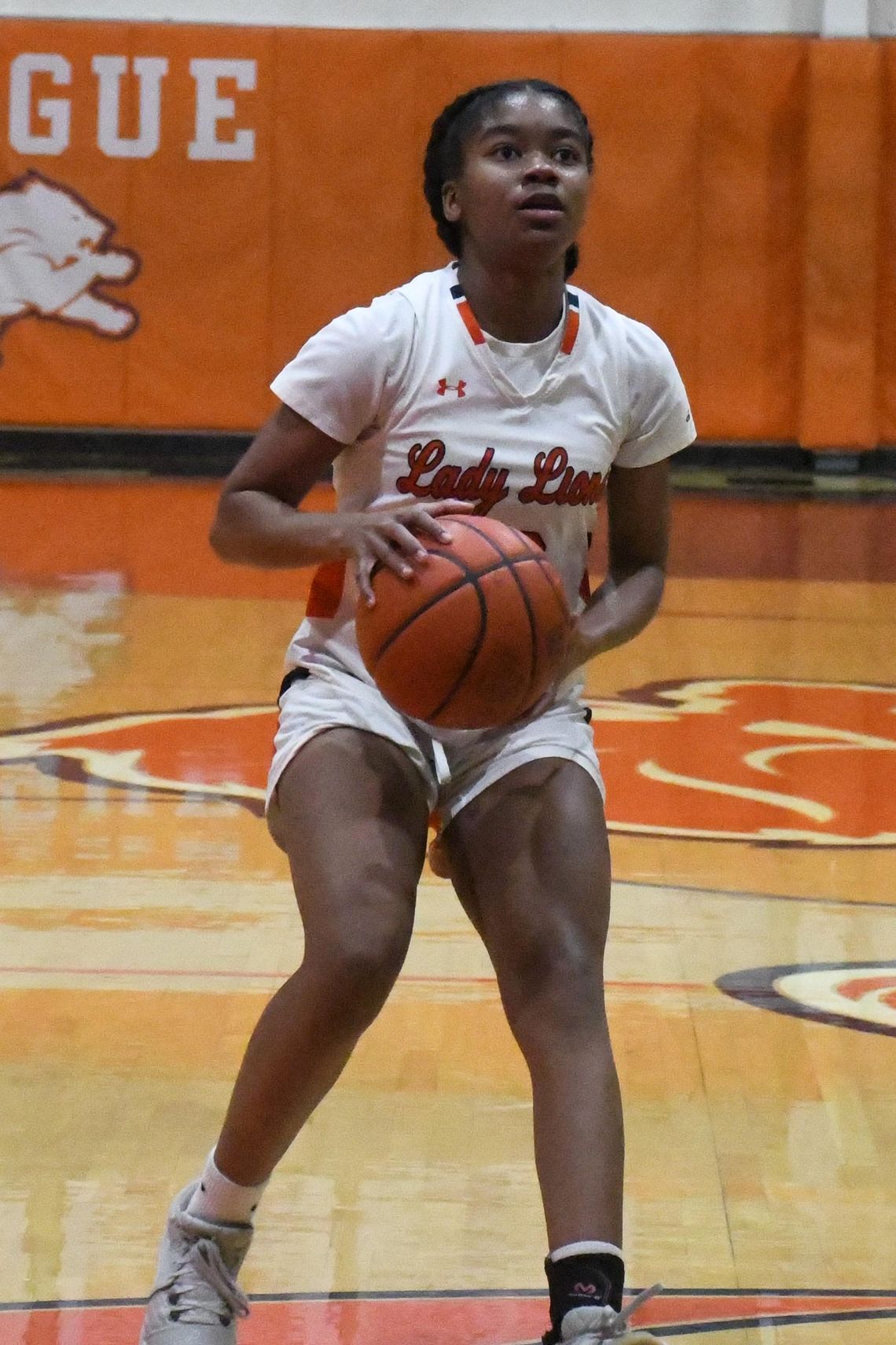 Lady Lions outlast Mexia 48-38