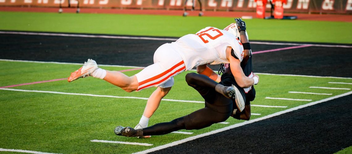Lions Defeat Mexia 14-13
