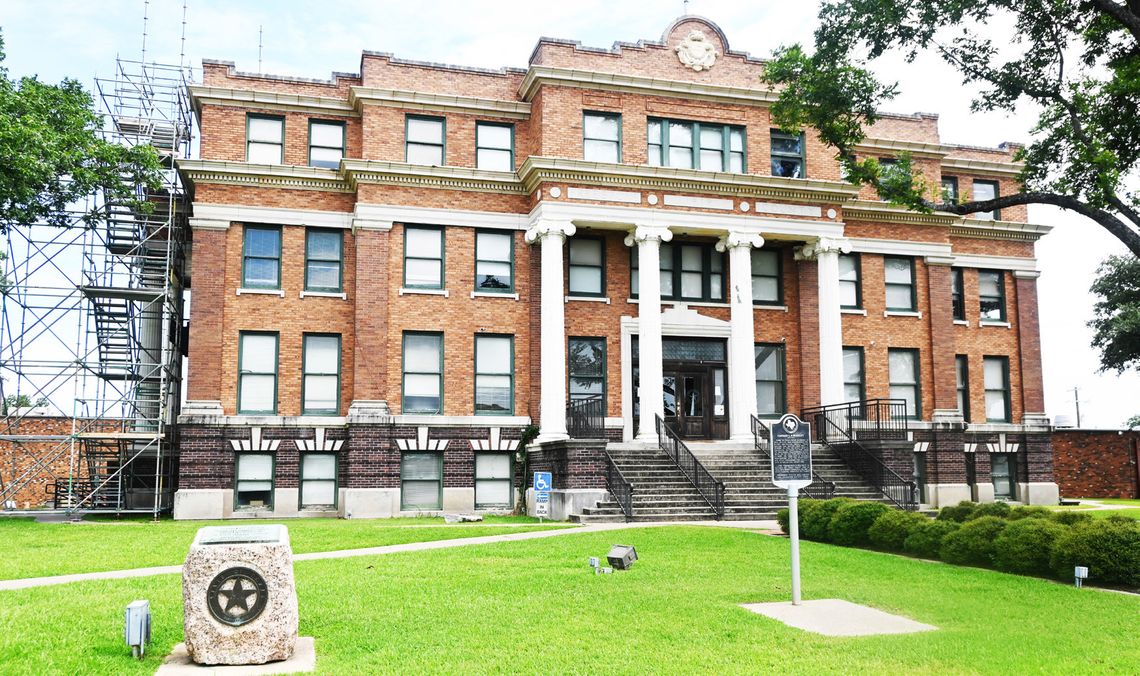 New Roof for Freestone County Courthouse