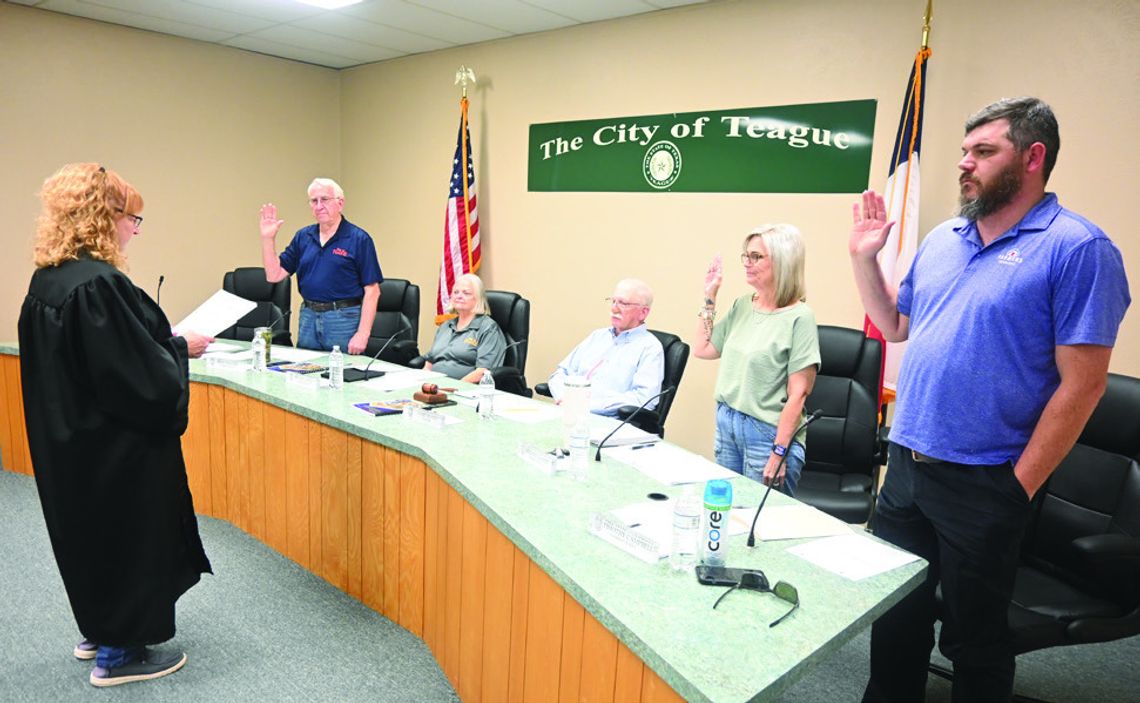 Teague aldermen swear in officials