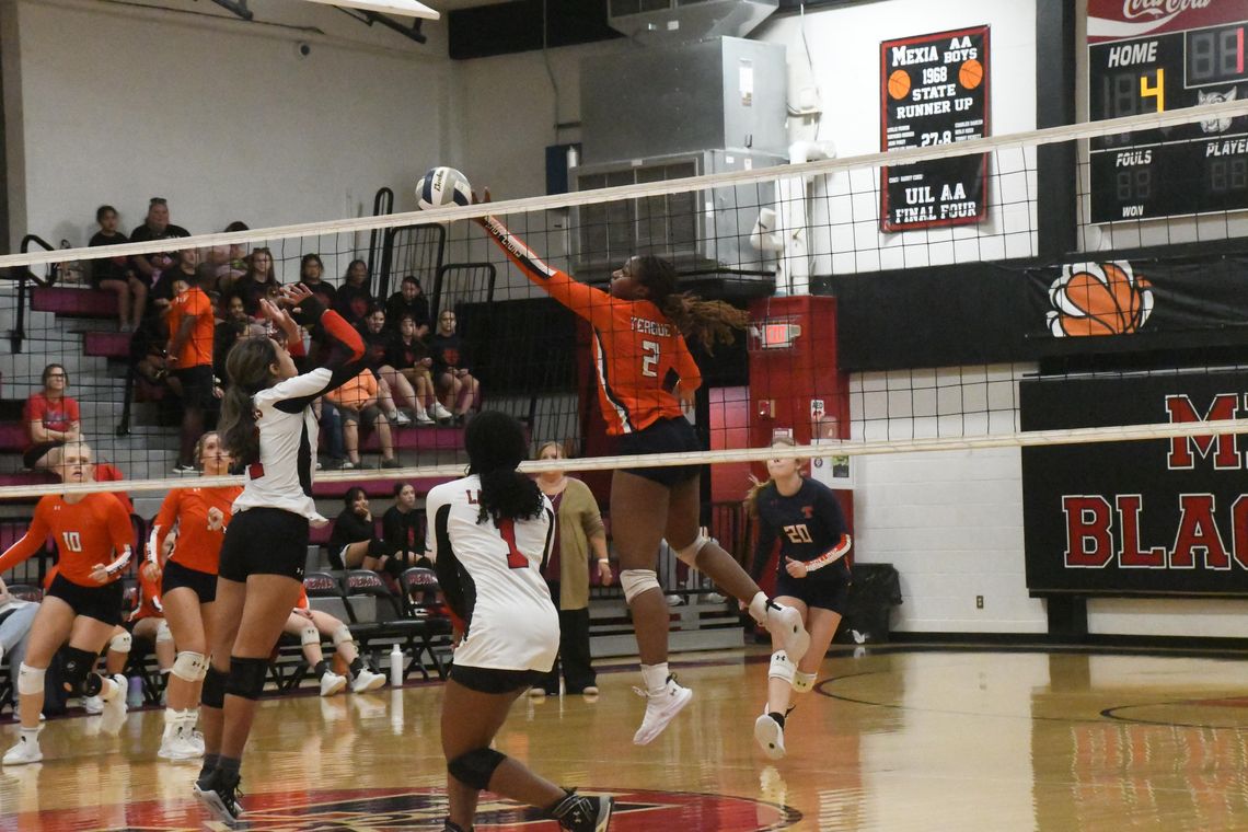 Teague takes out Mexia in straight sets Teague takes out Mexia in straight sets
