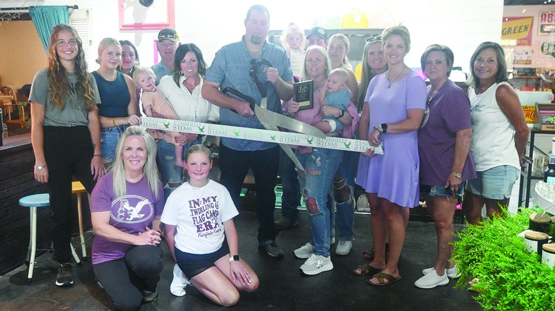 The Jaded Spade held a ribbon cutting to join the Fairfield Chamber of Commerce on Thursday, July 11, at noon. Photo by Mitchell Pate/Fairfield Recorder