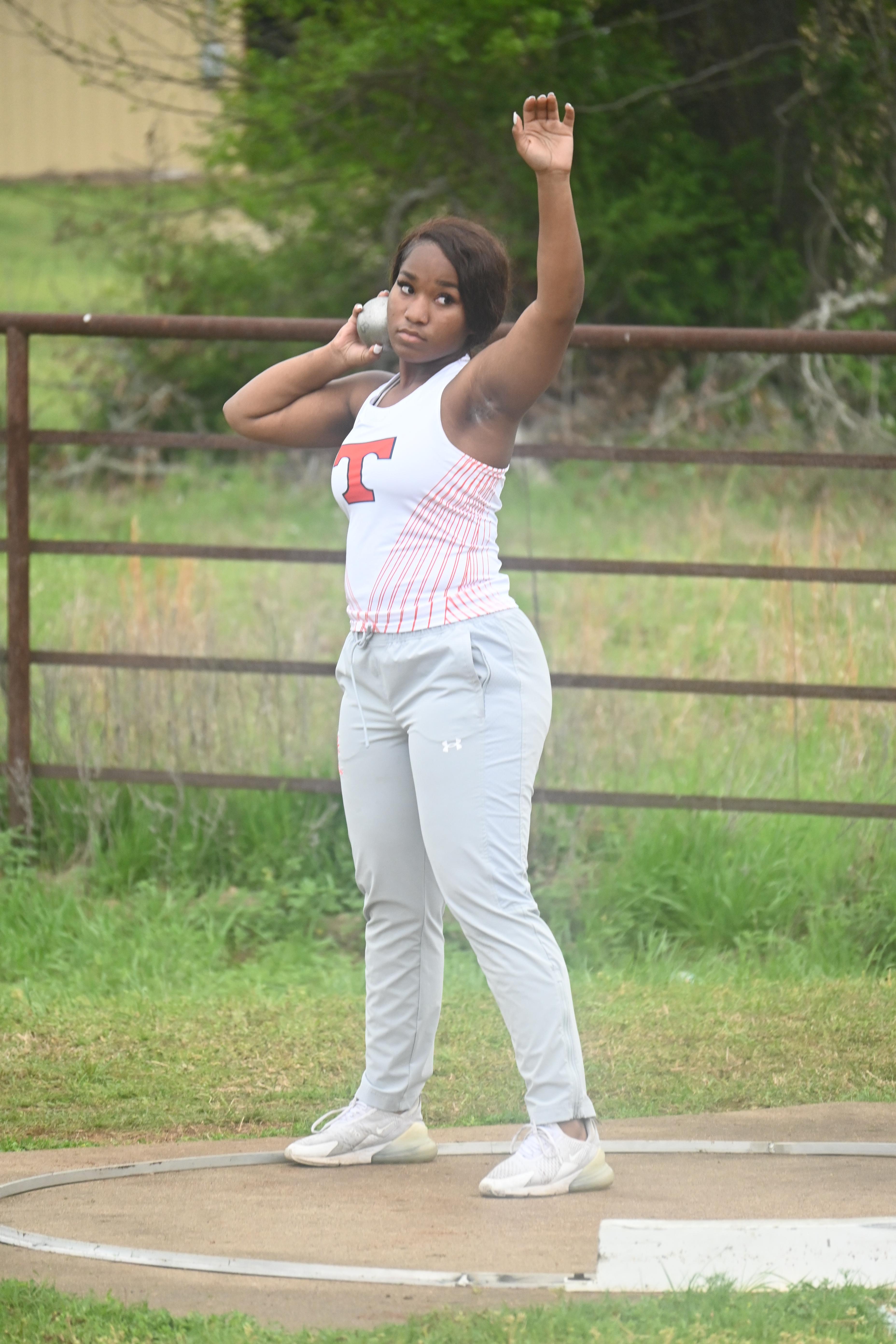 sp_ladylionstrack-1.jpg (3712×5568)